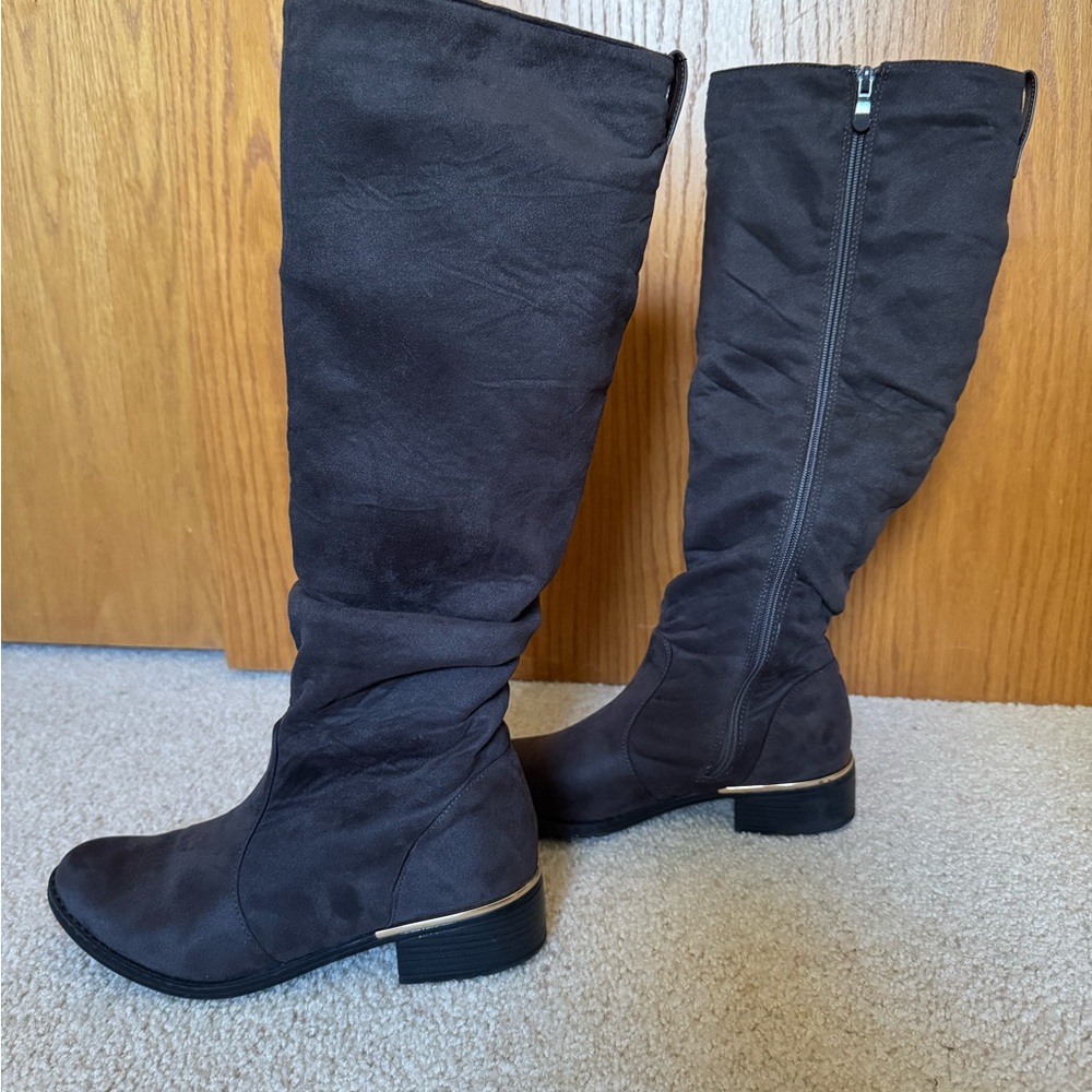 Gray Knee-High Women's Boots